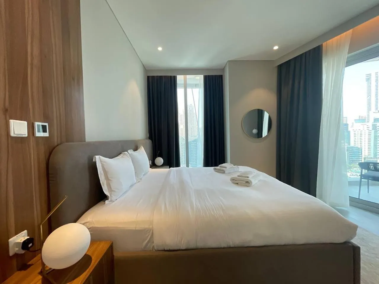 Dubai Marina Walk Gem Modern Apartments With Pool & Gym Access, Steps To Beach & Metro Managed By Sunnyhomes アラブ首長国連邦